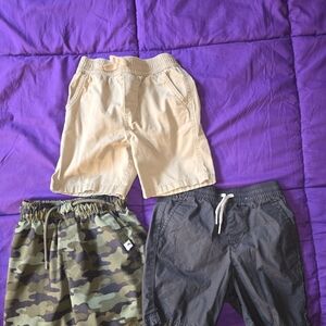 Old Navy Kids Tan, Black, and Camouflage Shorts Set